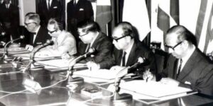 Lima negara pendiri ASEAN menandatangani Deklarasi Bangkok 1967