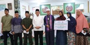 Gubernur Kepri Ansar Ahmad kemeja putih Safari Ramadhan ke Masjid Al Mukminin Tanjungpinang Foto Diskominfo Kepri