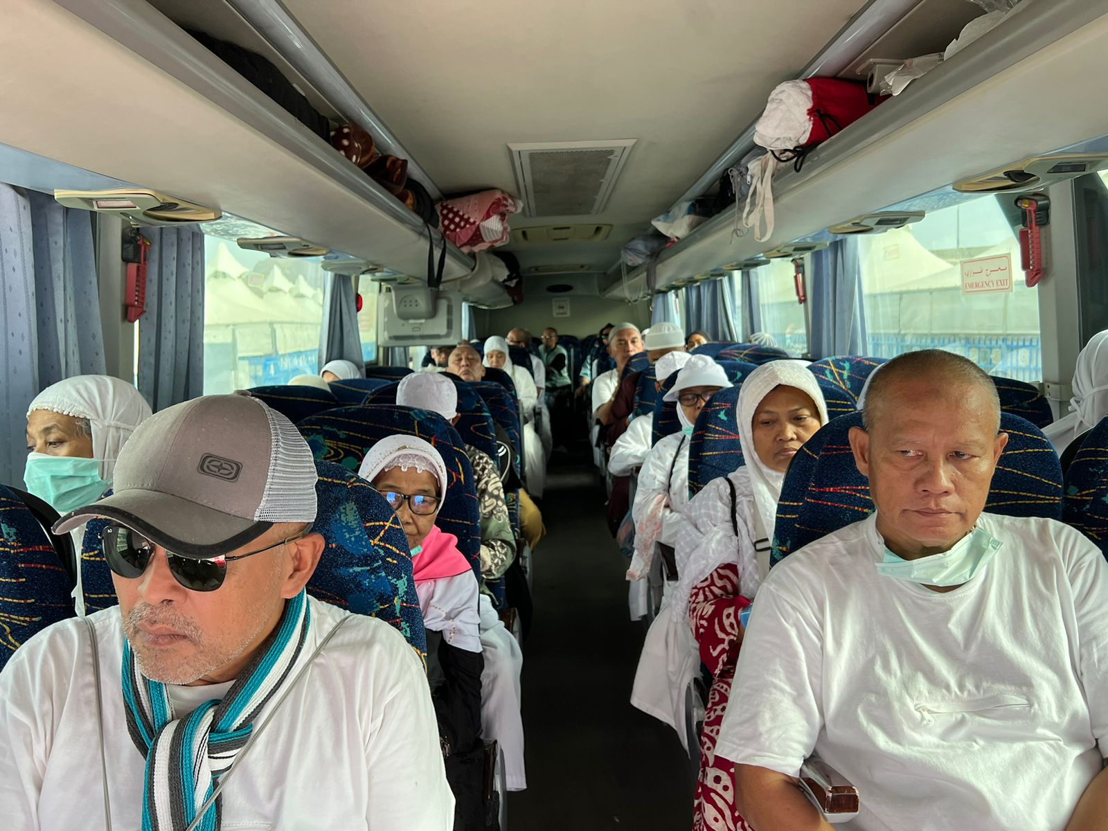 Jemaah haji Indonesia yang mengambil Nafar Tsani bergerak meninggalkan Mina setelah menginap hingga hari Tasyrik yang ketiga, Sabtu (1/7/2023). Foto: Kemenag
