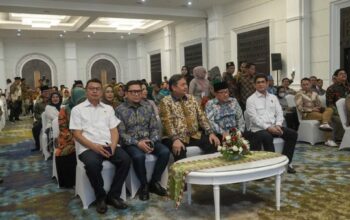 Menteri Koordinator Bidang Perekonomian Airlangga Hartarto dalam acara Rapat Pimpinan Nasional Korps Alumni Himpunan Mahasiswa Islam (KAHMI) di Jakarta, Senin (1/4/2024). Foto: Golkar Indonesia