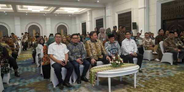 Menteri Koordinator Bidang Perekonomian Airlangga Hartarto dalam acara Rapat Pimpinan Nasional Korps Alumni Himpunan Mahasiswa Islam (KAHMI) di Jakarta, Senin (1/4/2024). Foto: Golkar Indonesia