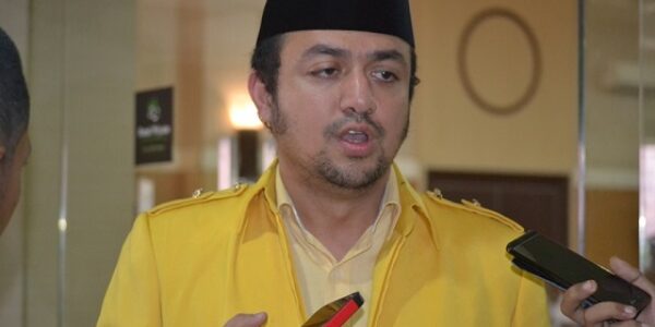 Farabi A Arafiq Terima SK Calon Wali Kota di Pilkada Depok 2024 Dari Golkar