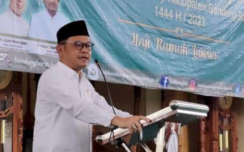 Legislator Golkar Ajak Jemaah Fokus Beribadah