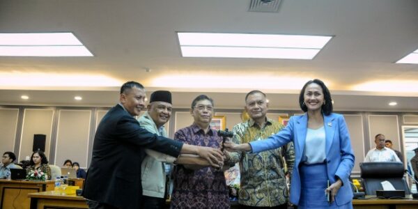 Lodewijk Jaga Kedaulatan Indonesia Melalui RUU Kelautan