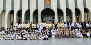 Majelis Dakwah Islamiyah (MDI) merayakan milad (hari jadi)  ke-46 dengan menggelar syukuran yang berisi istighosah dan santunan anak yatim di Masjid Ainul Hikmah,