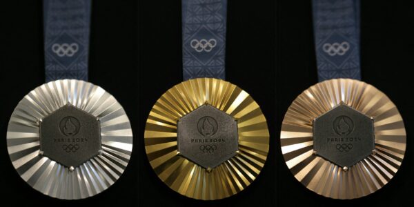 Waww Keren… Medali Olimpiade Paris dari Potongan Logam Menara Eiffel