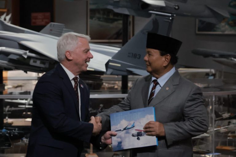 Menhan Prabowo bersama Menteri Pertahanan Amerika Serikat Lloyd J. Austin III