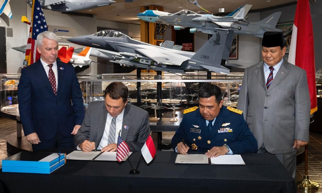 penandatanganan Memorandum of Understanding (MoU) pembelian pesawat tempur F-15