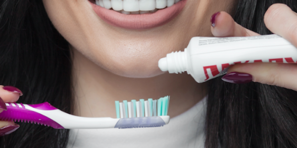 Berhenti! Koreksi 7 Kesalahan Menyikat Gigi yang Tidak Disadari!