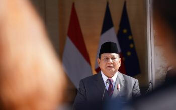 Prabowo-Gibran ke KPU Pakai Bis Listrik