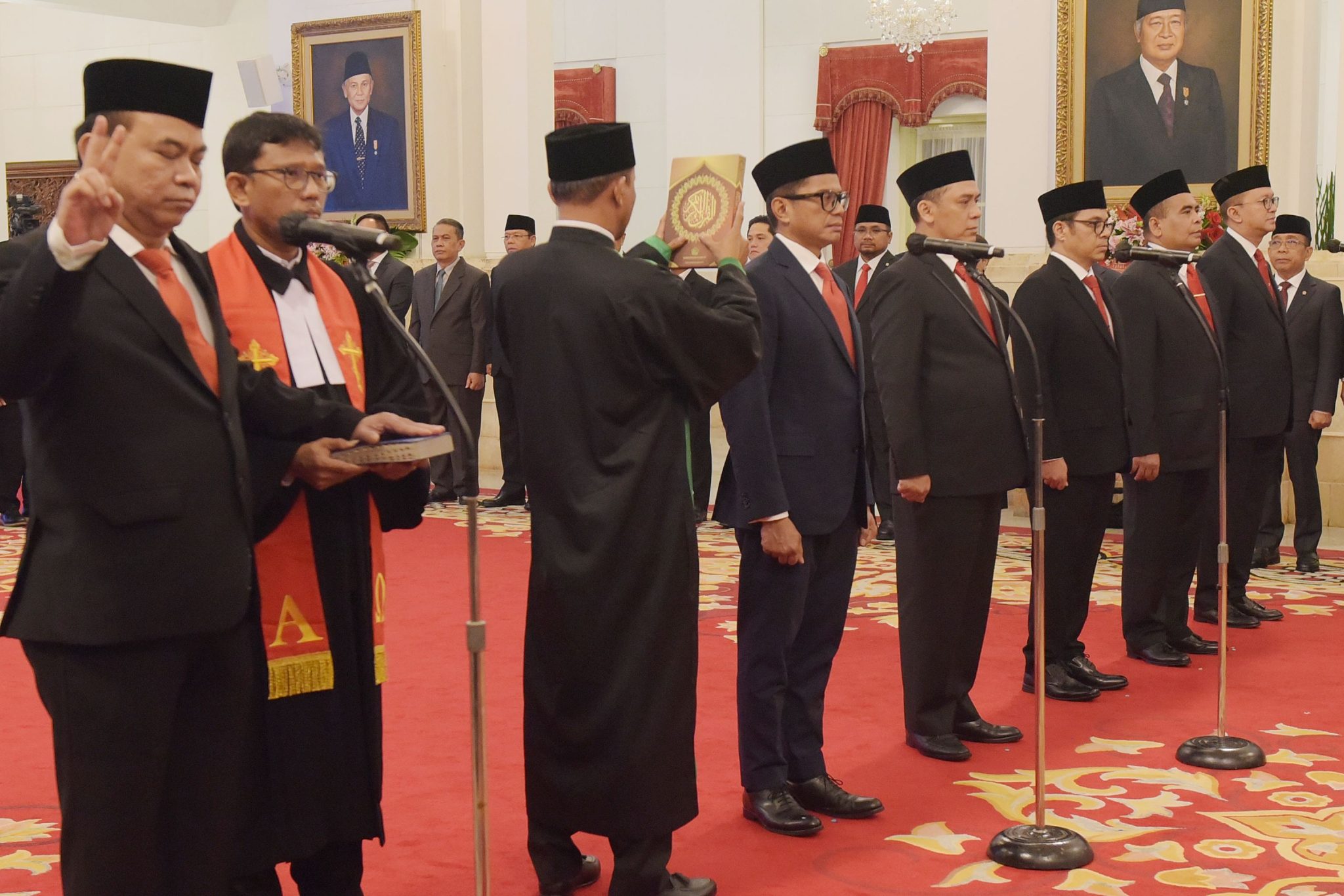 Presiden Joko Widodo melantik Menkominfo, Wakil Menteri dan Wantimpres di Istana Negara (17/7)
