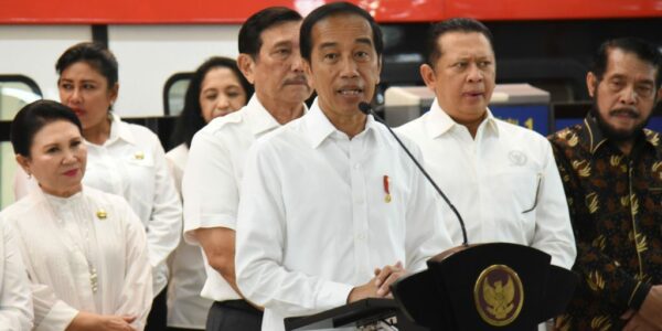 Presiden Joko Widodo Resmikan LRT Terintegrasi di Jabodebek