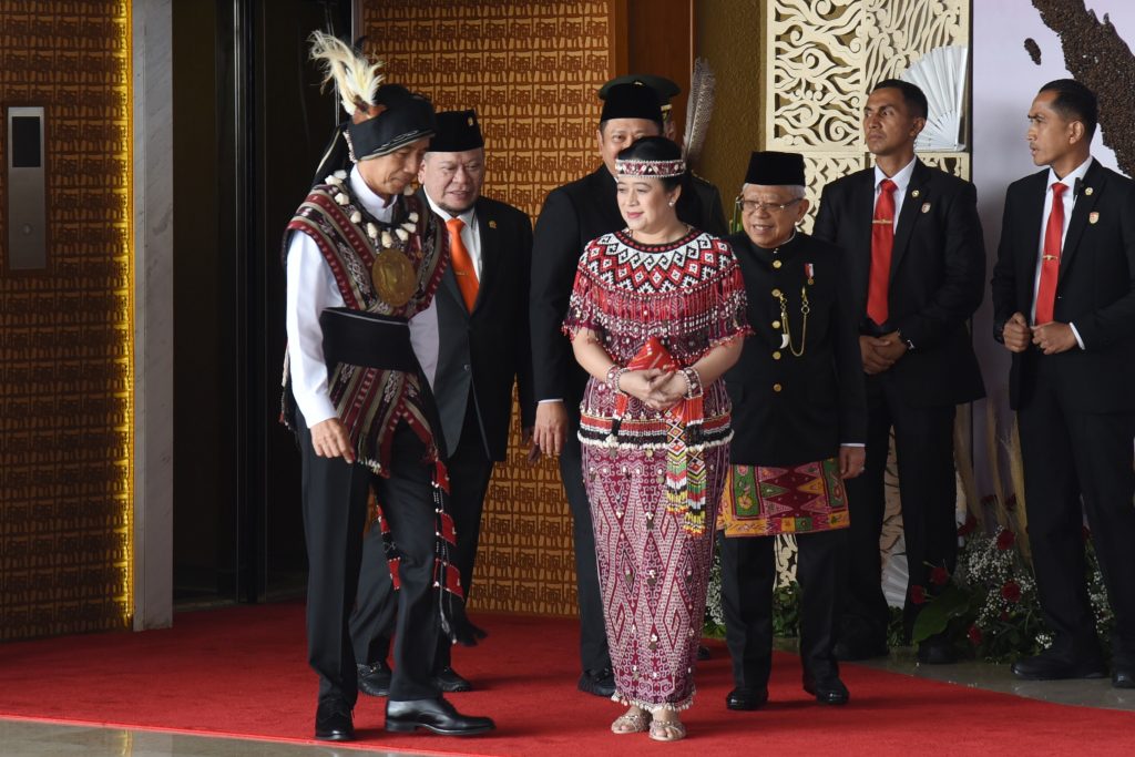 Presiden Jokowi Pakai Pakaian Adat Maluku Sampaikan Pidato Kenegaraan