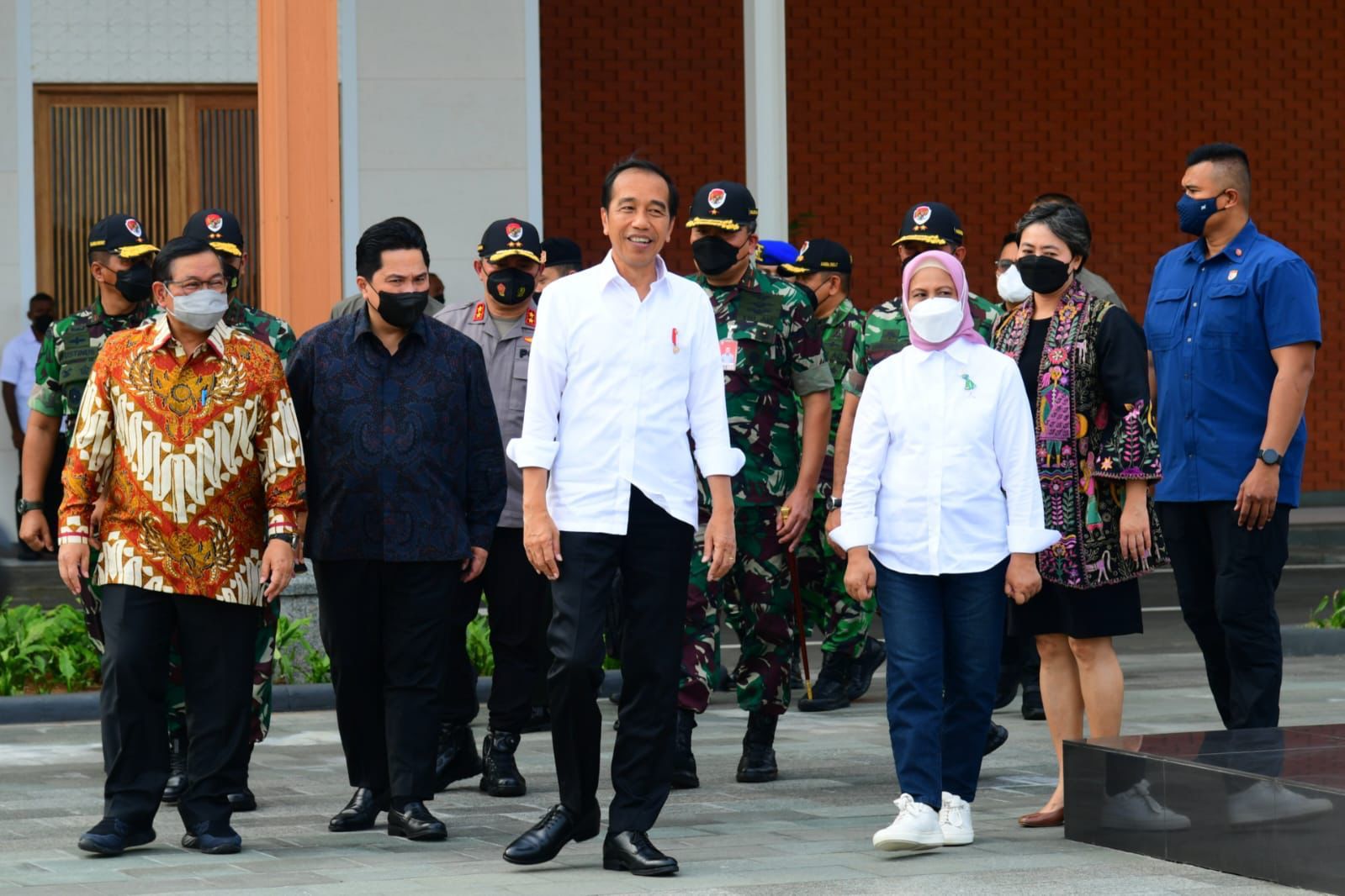 Presiden Jokowi dan Iriana Joko Widodo menghadiri acara peringatan 1 abad NU.