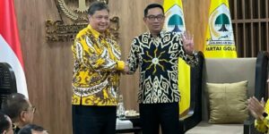 Ketua Umum Partai Golkar Airlangga Hartarto dan Wakil Ketua Umum Bidang Penggalangan Pemilih Ridwan Kamil
