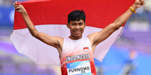 Saptoyogo Purnomo menjadi menjadi atlet pertama yang menyumbang medali emas untuk Indonesia di Asian Para Games 2022 Hangzhou. Foto: Kemenpora
