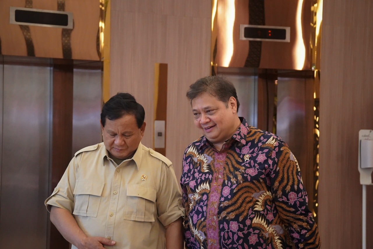 Ketua Umum Partai Golkar Airlangga Hartarto dan Ketua Umum Partai Gerindra Prabowo Subianto, belum lama ini. Foto: Dok