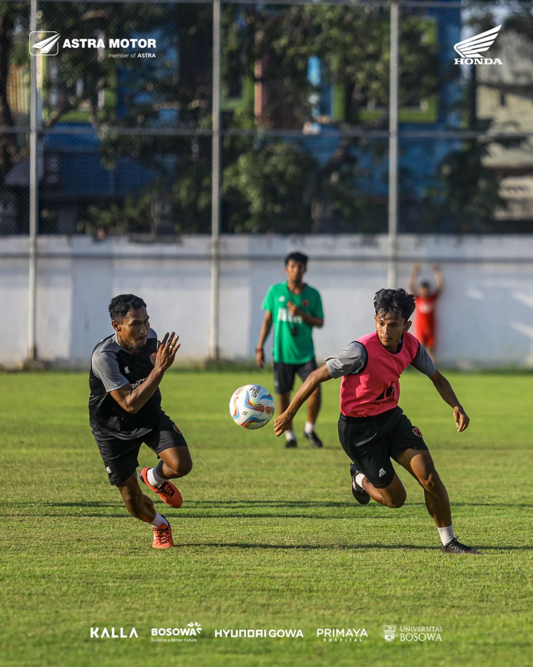 Pemain PSM Makassar saat menjalani sesi latihan