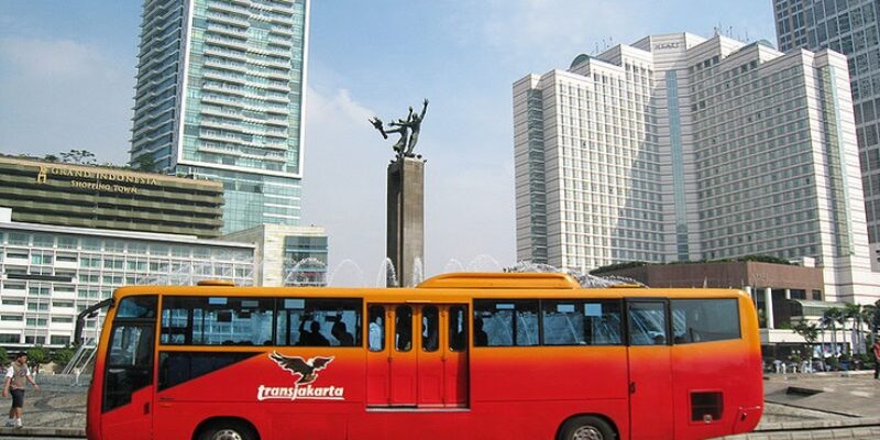 7 Kunci Hacks Naik Transportasi Umum di Jakarta