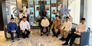Presiden Joko Widodo bersama dengan Airlangga Hartarto, Prabowo Subianto, Muhaimin Iskandar, Zulkifli Hasan