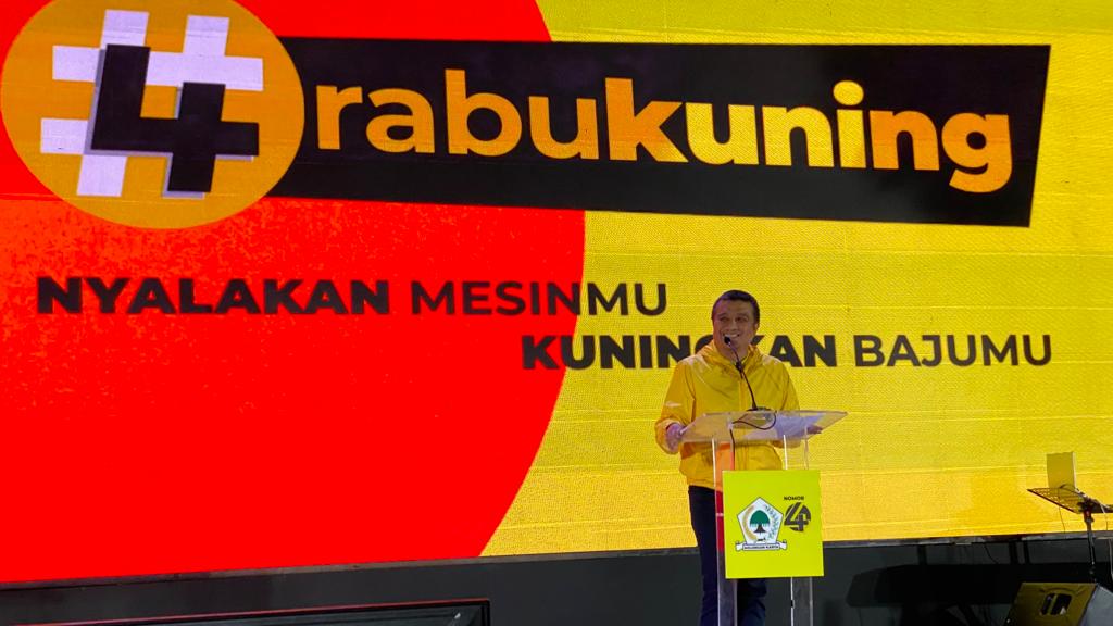 Erwin Aksa saat Peluncuran gerakan rabu kuning Partai Golkar