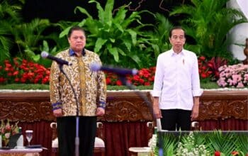 Ketua Umum DPP Golkar Airlangga Hartarto dan Presiden Joko Widodo. Foto: Ist