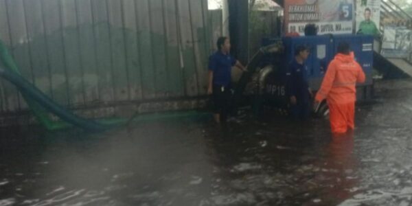 Banjir di Wilayah Jaksel Akibat Diguyur Hujan Telah Surut