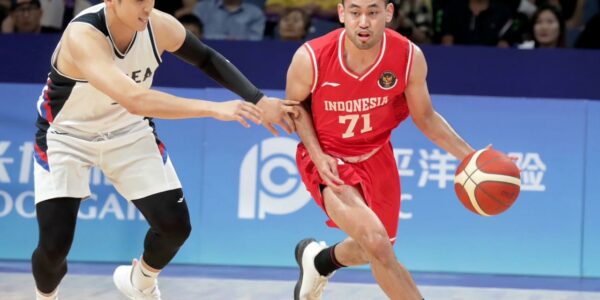 Tim Basket Indonesia dan Korsel dalam laga perdana Grup D Asian Games 2022, di Zhejiang University Zijingang Gymnasium, CHina, Selasa (26/9/2023) sore. Foto: Kemenpora