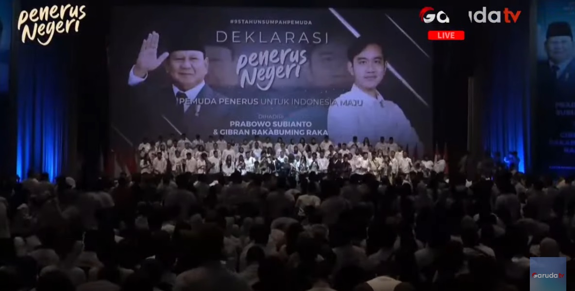 Relawan Penerus Negeri mendeklarasikan dukungan untuk bakal pasangan calon presiden dan wakil presiden Prabowo Subianto dan Gibran Rakabuming Raka di Djakarta Theater, Jakarta, Sabtu (28/10/2023).  Foto: Tangkap layar siarang langsung Garuda TV