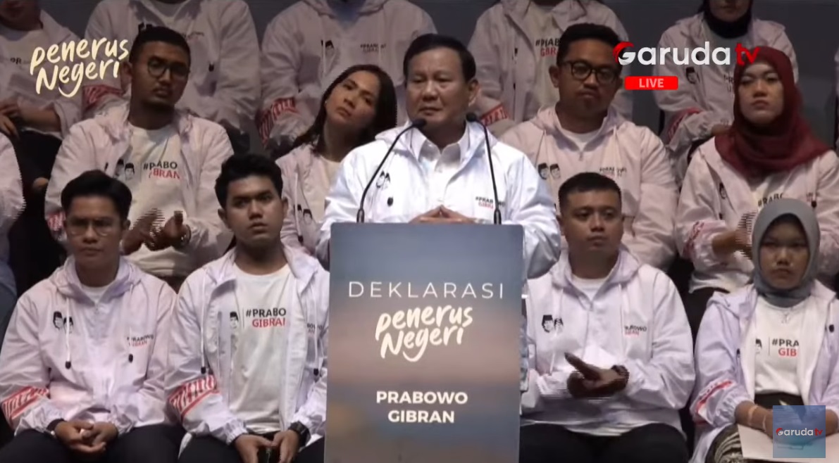 Calon Presiden dari Koalisi Indonesia Maju (KIM) Prabowo Subianto menyampaikan sambutan dalam deklarasi Relawan Penerus Negeri di Djakarta Theater, Jakarta, Sabtu (28/10/2023). Foto: Tangkap layar siaran langsung acara di Garuda TV