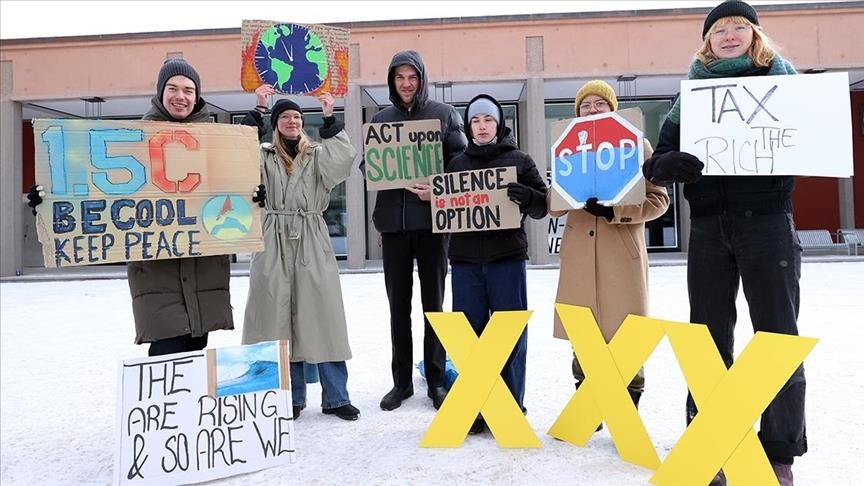 Demonstrasi aktivis lingkungan saat pertemuan World Economic Forum (WEF) di Davos. (Foto file - Anadolu Agency)