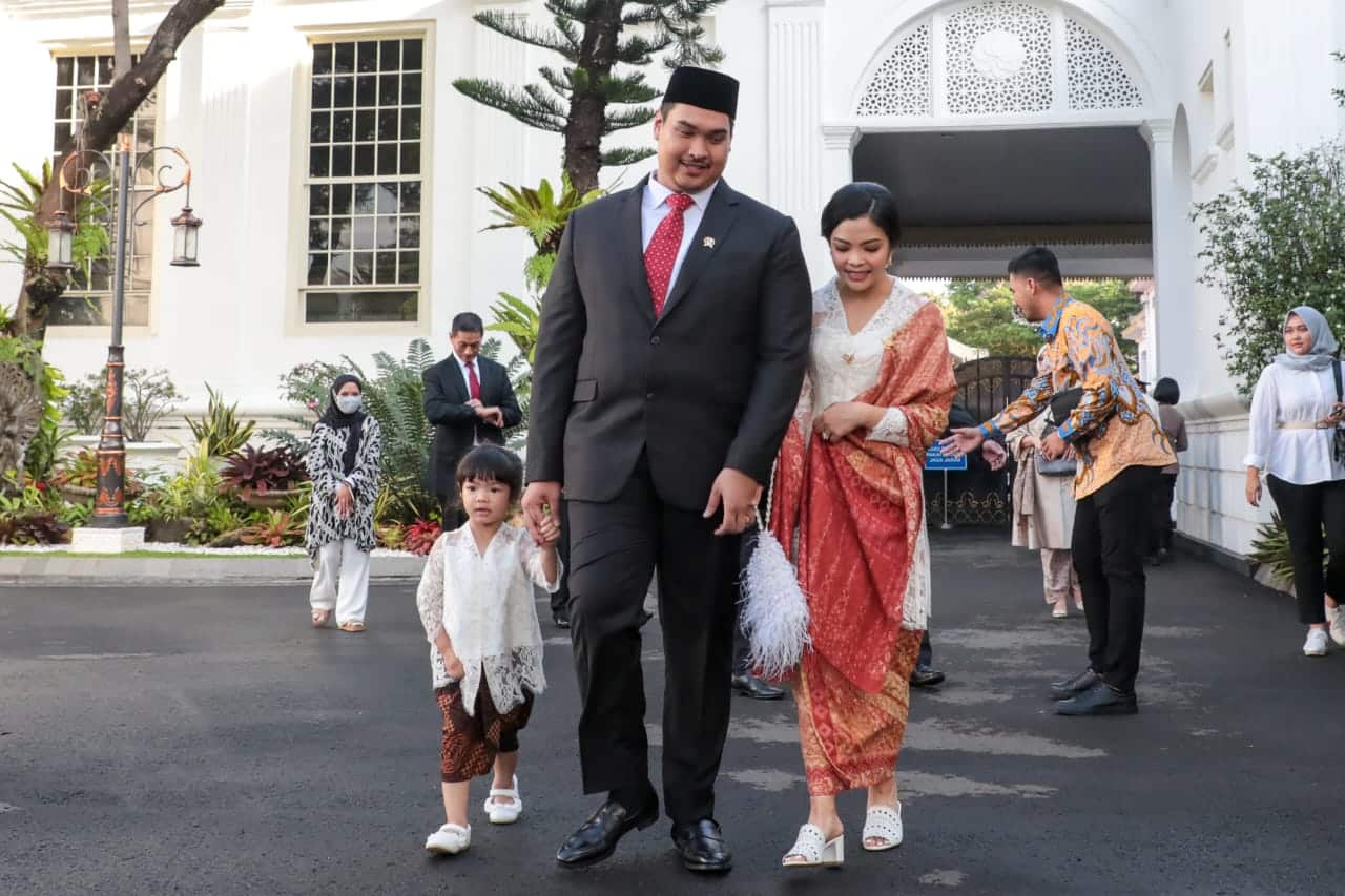 Presiden Joko Widodo resmi melantik Dito Ariotedjo sebagai Menteri Pemuda dan Olahraga Republik Indonesia (Menpora RI). Pria bernama lengkap Ario Bimo Nandito Ariotedjo itu jadi menteri termuda saat ini di Kabinet Presiden Jokowi.(foto:istimewa)