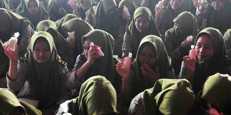 Relawan Prabowo-Gibran Gandeng Santri Gelar Gerakan Makan Siang Gratis