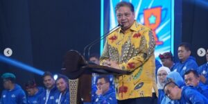 Ketua Umum Partai Golkar Airlangga Hartarto memberikan sambutan di perayaan HUT PAN ke-25 di Hotel Sultan, Jakarta, Senin (28/8/2023). Foto: airlanggahartarto_official
