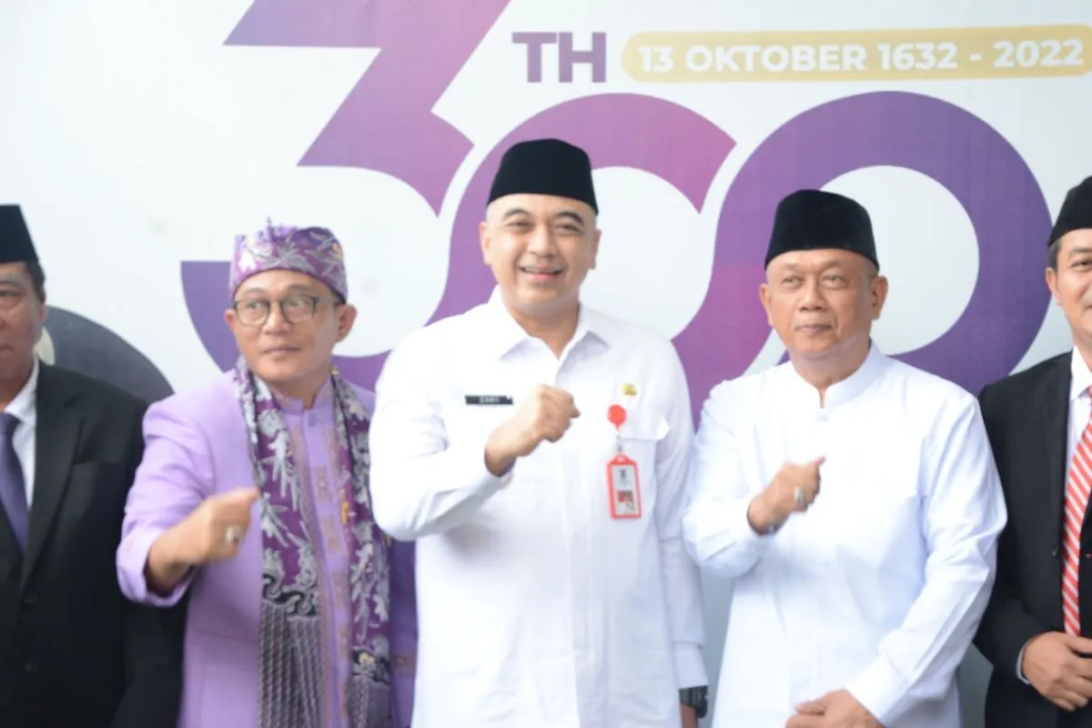 Ketua DPD Golkar DKI Jakarta Ahmed Zaki Iskandar (tengah). Foto: Ist