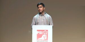 Kaesang Pangarep memberikan sambutan setelah ditetapkan sebagai Ketua Umum Partai Solidaritas Indonesia (PSI), di Kopdarnas PSI di Djakarta Theater, Jakarta Pusat, Senin (25/9/2023). Foto: PSI