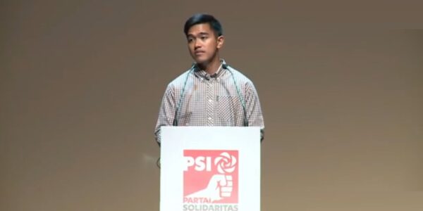 Kaesang Pangarep memberikan sambutan setelah ditetapkan sebagai Ketua Umum Partai Solidaritas Indonesia (PSI), di Kopdarnas PSI di Djakarta Theater, Jakarta Pusat, Senin (25/9/2023). Foto: PSI