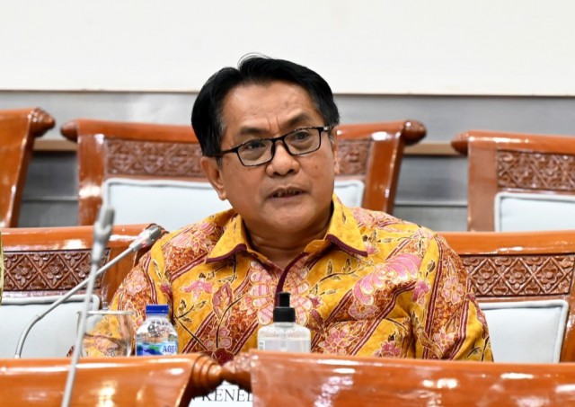 Anggota Komisi VIII DPR John Kenedy Azis dalam Rapat Kerja Komisi VIII dengan Menteri Agama Yaqut Cholil Qoumas di Gedung Nusantara II, DPR RI, Senayan, Jakarta, Senin (6/11/2023). Foto: DPR RI