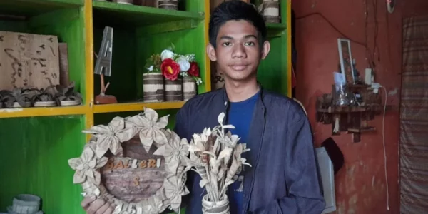 Remaja Asal Serang Olah Limbah Pelepah Pisang Jadi Berbagai Produk Kerajinan
