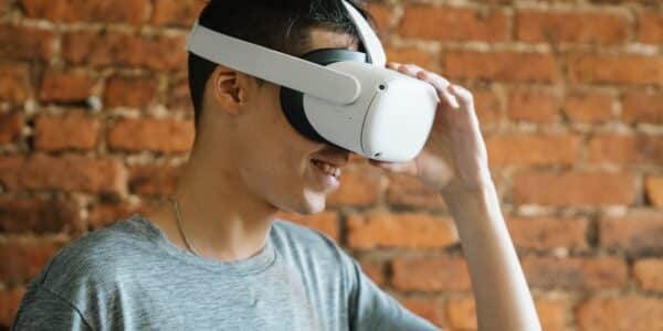 Next Level Entertainment dengan Virtual Goggles
