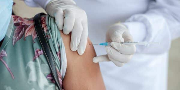 Kupas Tuntas Mitos dan Fakta Efek Samping Vaksinasi, Langsung dari Pakarnya!