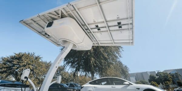 Mobil Hybrid: Menggabungkan Kinerja dan Lingkungan dalam Satu Kendaraan