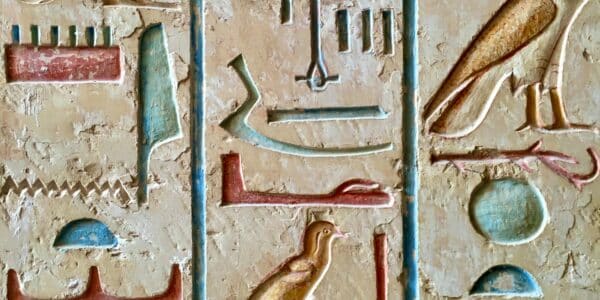 Jejak Sejarah Bahasa Mesir: Asal Usul dan Perkembangannya