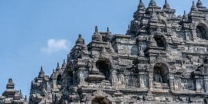 Ilustrasi Candi Borobudur/Photo by Mike van Schoonderwalt: https://www.pexels.com/photo/borobudur-buddhist-temple-5505474/