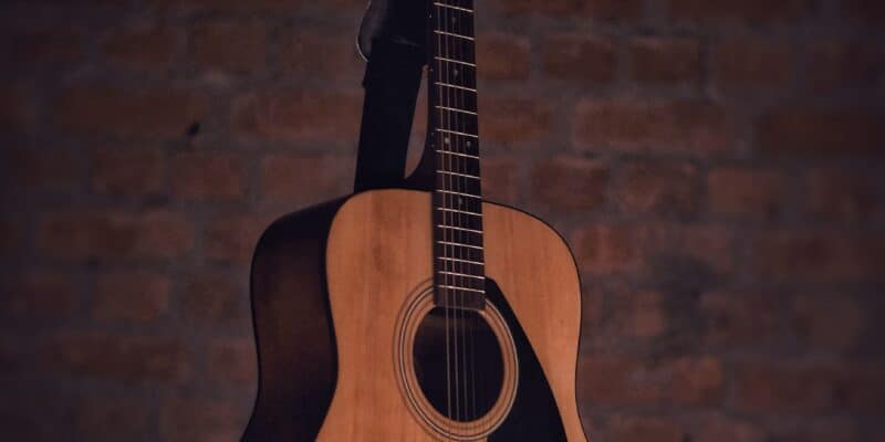 Gitar: Alat Musik yang Menggetarkan Hati dan Jiwa