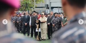 Menhan Prabowo Subianto melepas bantuan Indonesia ke Palestina di Dermaga Kolinlamil TNI AL, Jakarta, Kamis (18/1/2024). Foto: IG prabowo