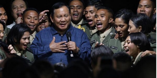 Survei LSI: 49,7% Warga Jatim yang Puas Terhadap Kinerja Jokowi Pilih Prabowo