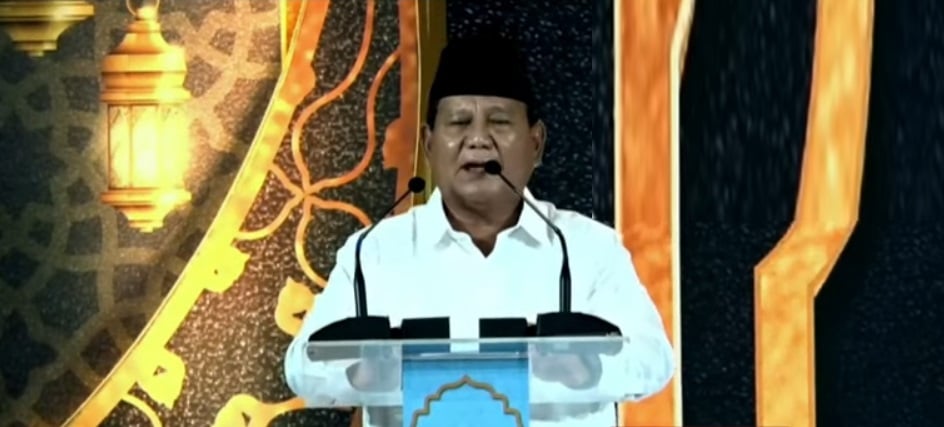 Presiden terpilih periode 2024-2029 Prabowo Subianto menyampaikan sambutan di acara silaturahmi dan buka puasa bersama TKN di Jakarta, Senin (25/3/2024). Foto: Garuda TV