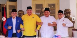 Ketua Umum Partai Golkar Airlangga Hartarto, berfoto bersama Ketua Umum Gerindra Prabowo Subianto, Ketua Umum PKB Cak Imin,di Gedung Proklamasi, Menteng, Jakpus, Minggu (13/8/2023). Foto: golkar.indonesia