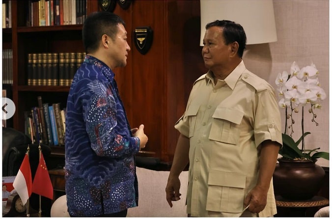 Calon Presiden nomor urut dua Prabowo Subianto menerima kunjungan Duta Besar China untuk Indonesia Lu Kang di kediamannya di Jalan Kertanegara, Jakarta Selatan, Minggu (18/2/2024). Foto: FB Prabowo Subianto